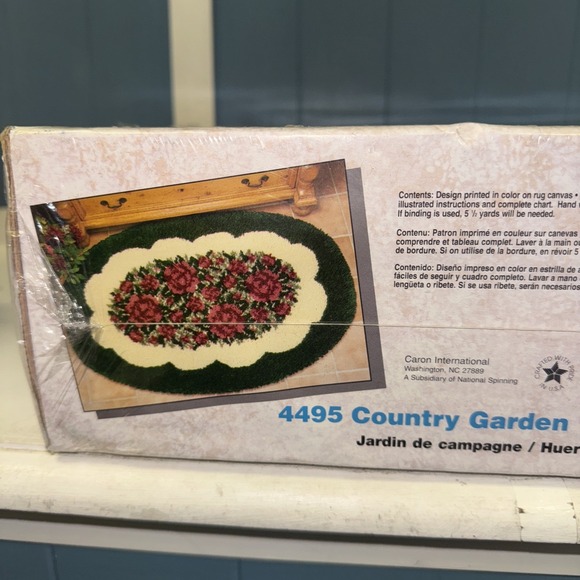 Caron WonderArt Latch Hook Rug Kit Country Garden Roses 34 x 50 New 4495 - Picture 5 of 6